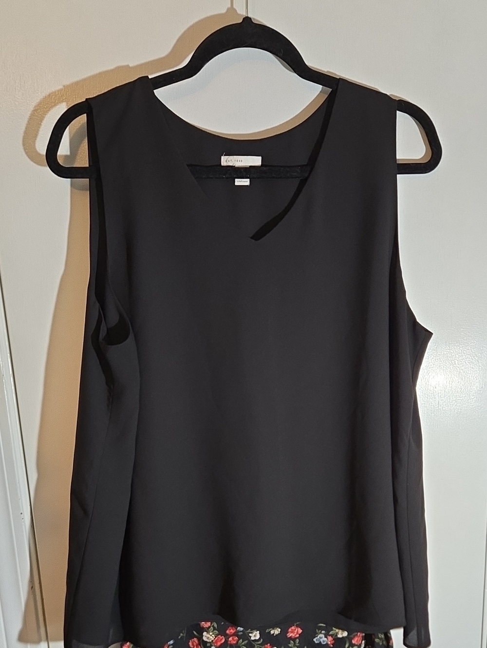 EST. 1946 Sleeveless Scoop Neck Camisole